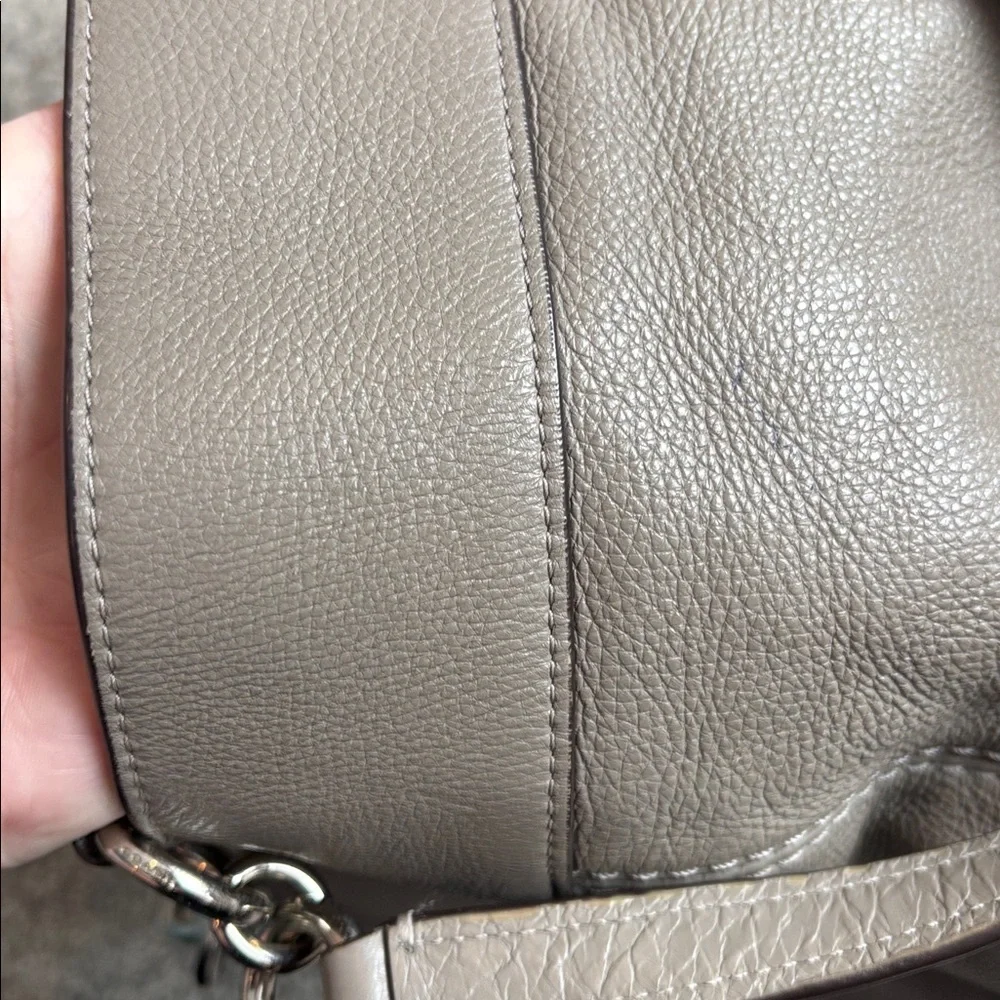 COACH Lexy Fog (Gray) Pebble Leather 3 Compartment Shoulder Bag #F27593 - Picture 4 of 16